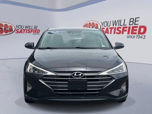 Used 2020 Hyundai Elantra Limited w/ Cargo Package (C1) FWD image 2