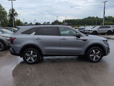 Used 2021 Kia Sorento EX w/ Panoramic Sunroof Package AWD/4WD image 2