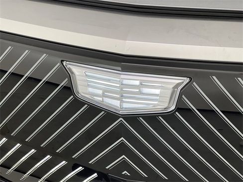 Used 2026 Cadillac Lyriq Premium Luxury image 32