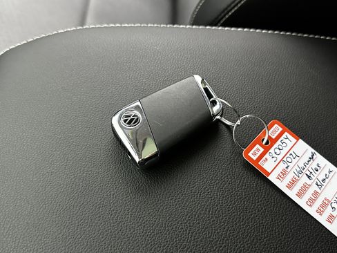 Used 2021 Volkswagen Atlas SE w/ Panoramic Sunroof Package image 16