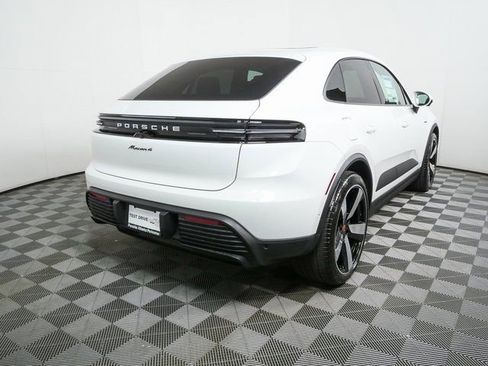 New 2026 Porsche Macan 4 Electric image 29