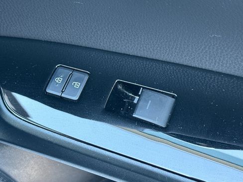 Used 2021 Toyota Prius Prime LE w/ Carpet Mat Package (TMS) image 22