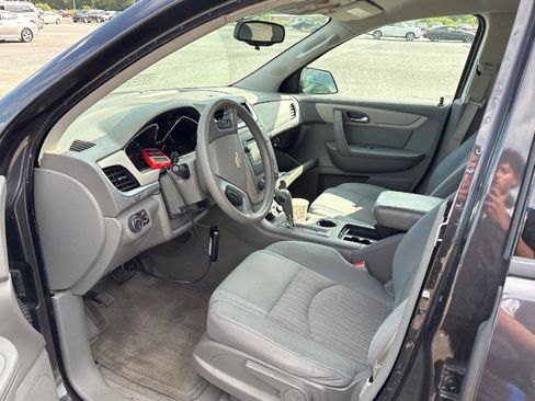 Used 2017 Chevrolet Traverse LS AWD/4WD image 5