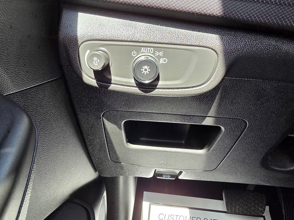 Used 2025 Chevrolet TrailBlazer LT FWD image 32