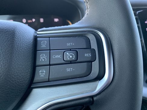 Used 2024 Jeep Wagoneer Series II w/ Convenience Group I RWD image 20