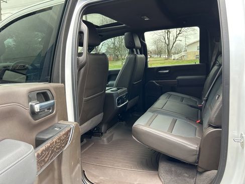 Used 2022 GMC Sierra 3500 Denali w/ Denali Ultimate Package image 10