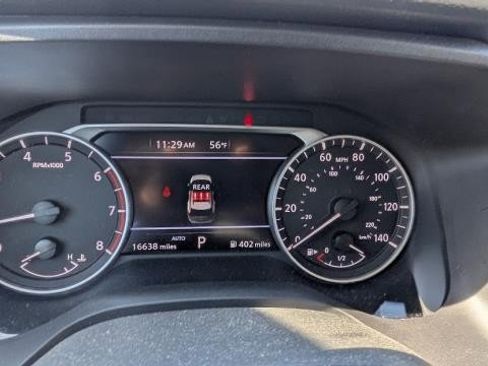 Used 2025 Nissan Rogue SV AWD/4WD image 8