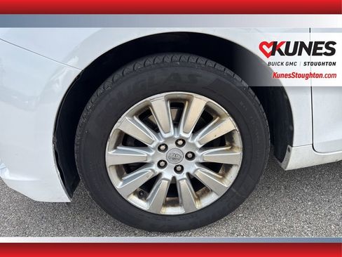 Used 2012 Toyota Sienna XLE image 15