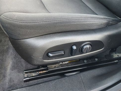 Used 2016 Chevrolet Malibu LT image 11