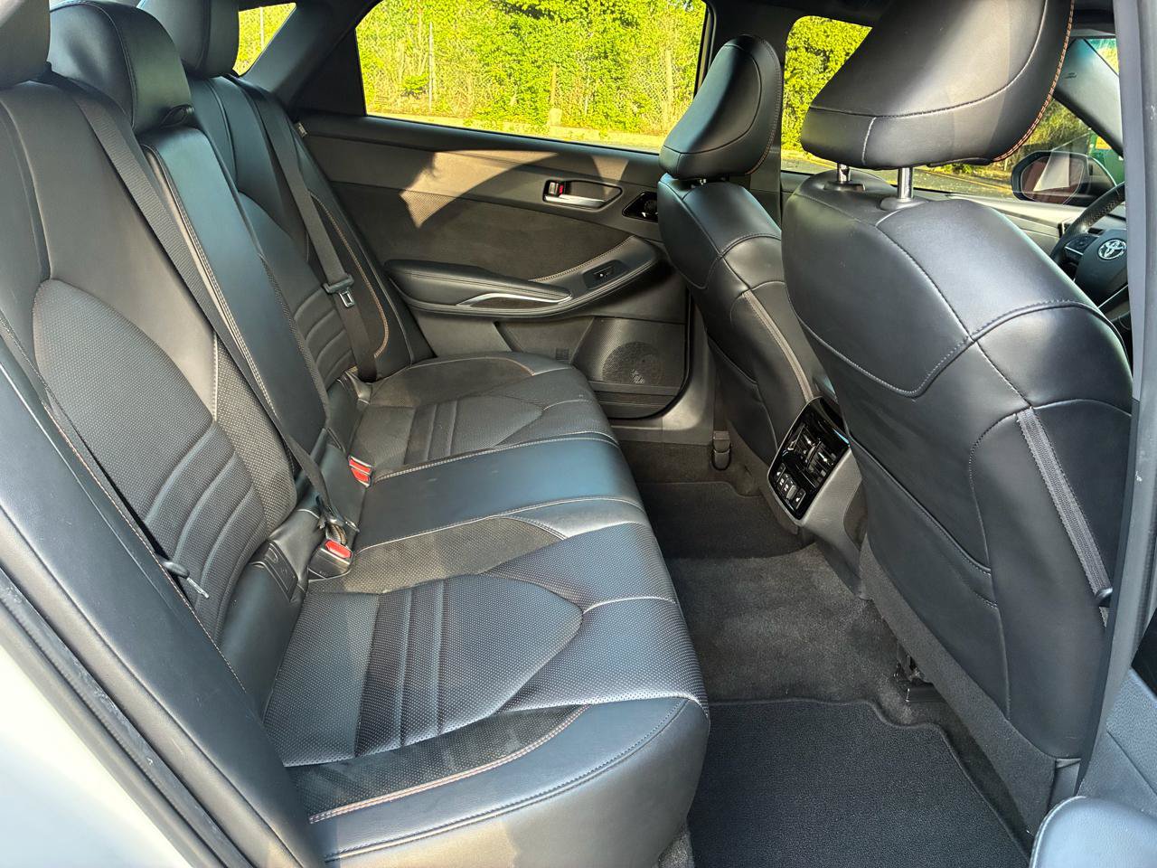 Used 2019 Toyota Avalon Touring FWD image 21