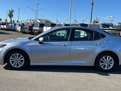Used 2025 Toyota Camry LE image 7