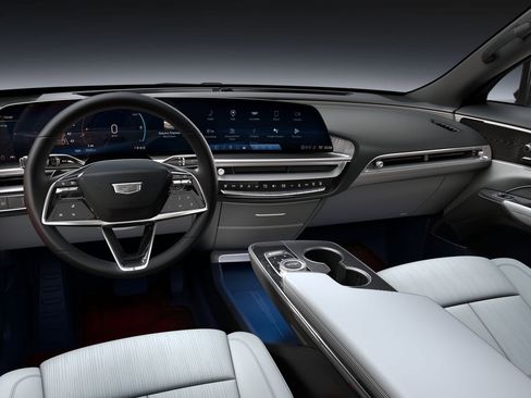 New 2025 Cadillac Lyriq Luxury image 32