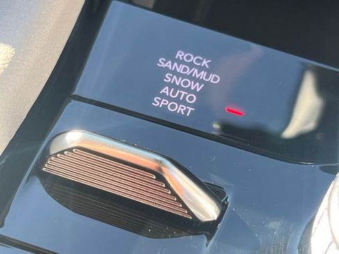 Used 2022 Jeep Grand Cherokee Overland w/ Advanced Protech Group III image 32