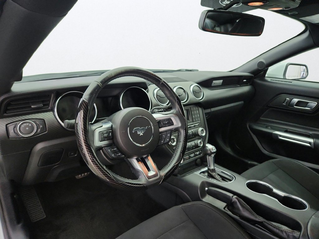 Used 2018 Ford Mustang Coupe RWD image 10