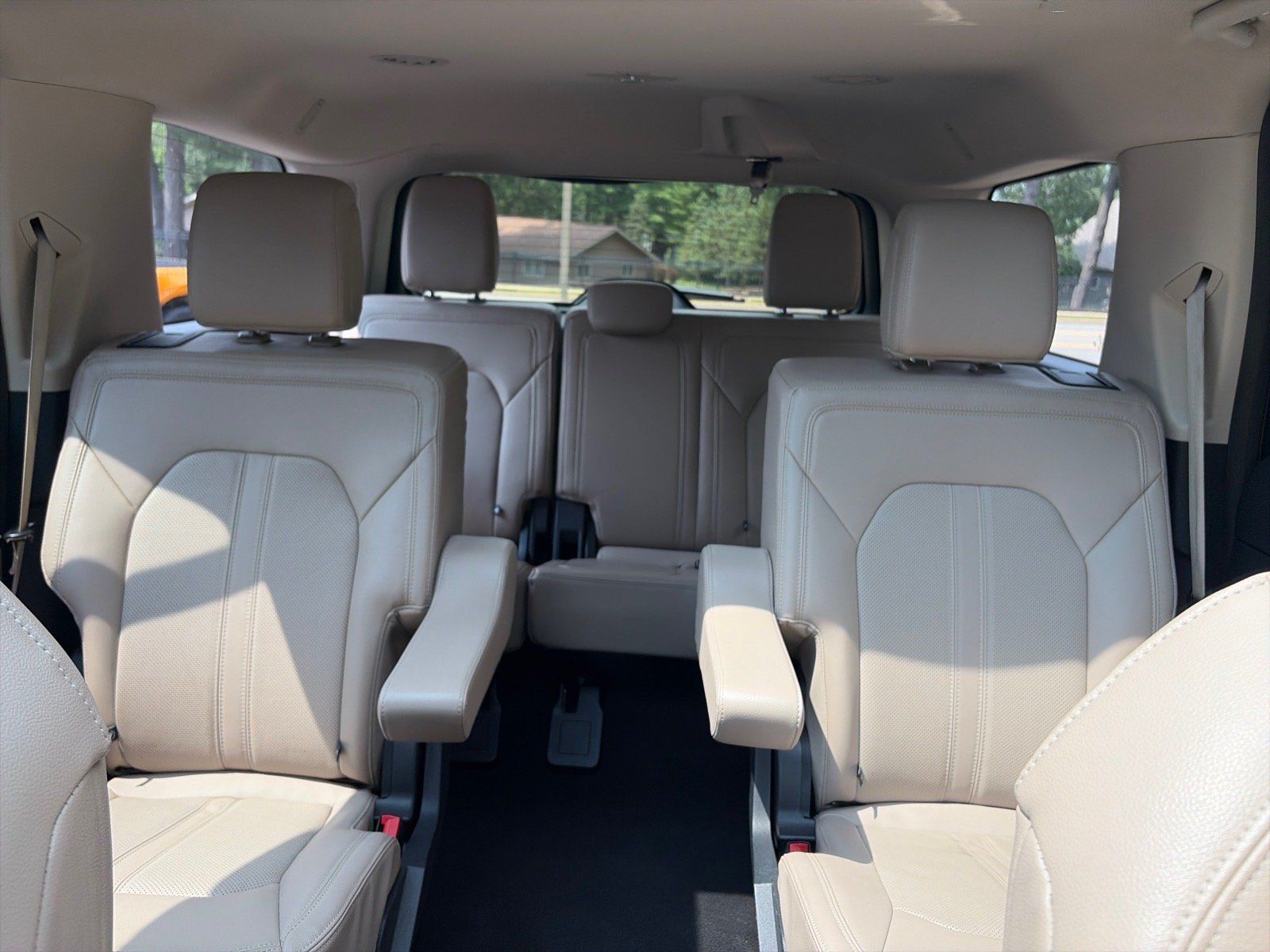 Used 2023 Ford Expedition Limited AWD/4WD image 18