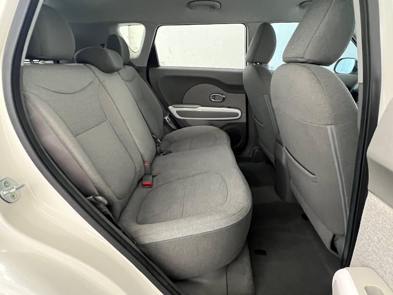 Used 2016 Kia Soul EV FWD image 12