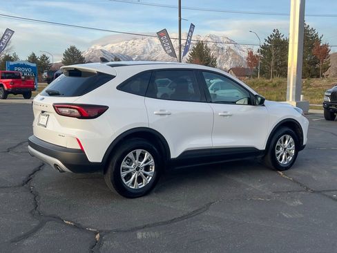 Used 2025 Ford Escape Active image 10