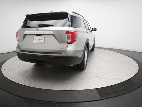 Used 2023 Ford Explorer XLT w/ Class IV Trailer Tow Package AWD/4WD image 13