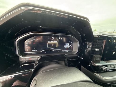 Certified 2022 GMC Sierra 1500 SLT w/ SLT Convenience Package image 18