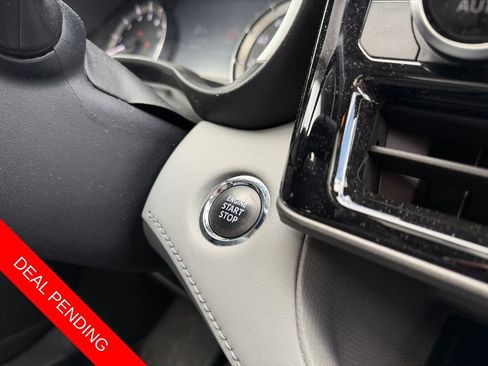 Used 2023 Toyota Highlander XLE image 28