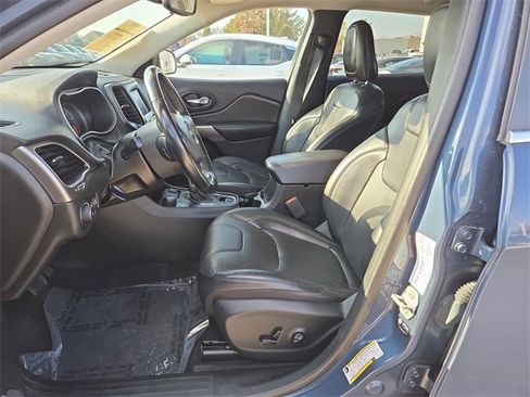 Used 2021 Jeep Cherokee Latitude Lux image 10