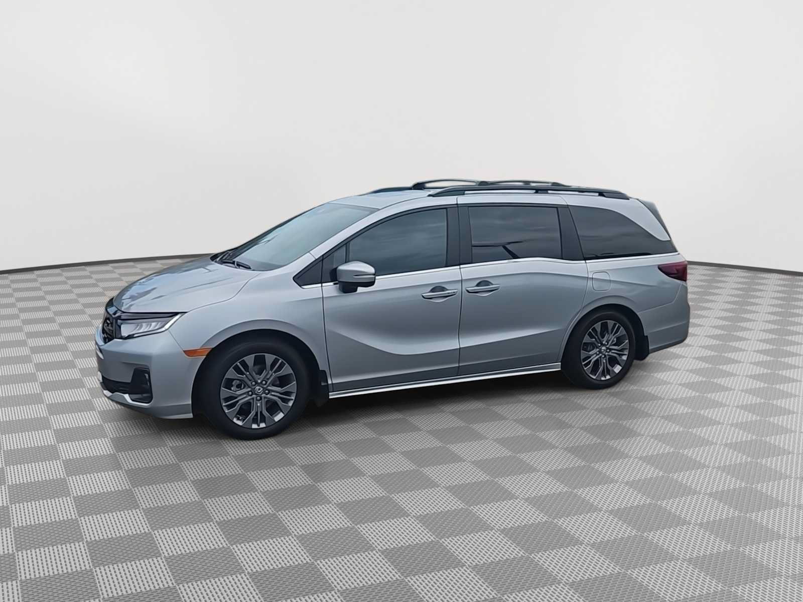 Certified 2026 Honda Odyssey Touring image 4