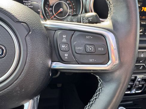 Used 2023 Jeep Wrangler Unlimited Sahara w/ LED Lighting Group AWD/4WD image 18