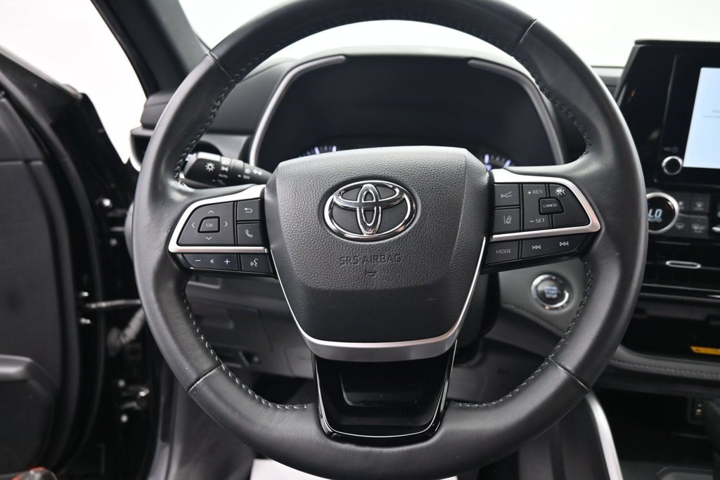 Used 2023 Toyota Highlander XSE FWD image 20