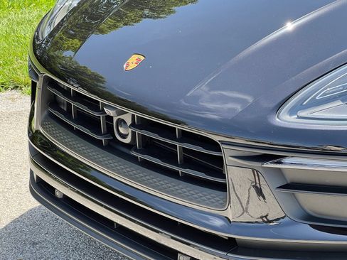 Certified 2025 Porsche Macan AWD/4WD image 13