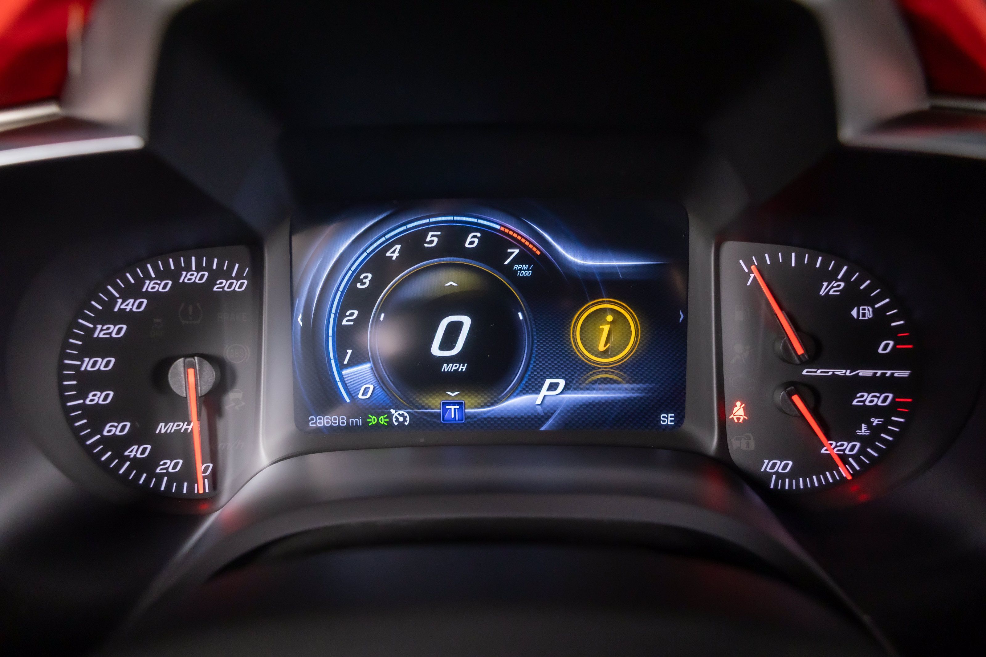 Used 2018 Chevrolet Corvette Grand Sport RWD image 31