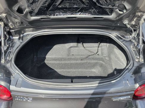 Used 2021 MAZDA MX-5 Miata RF Club RWD image 9