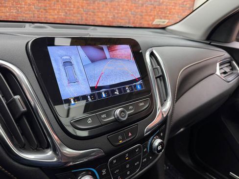 Used 2023 Chevrolet Equinox Premier AWD/4WD image 21