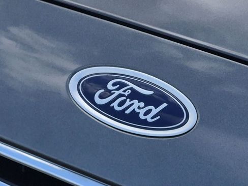 Used 2020 Ford Fusion SE FWD image 11