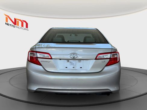 Used 2014 Toyota Camry LE FWD image 4