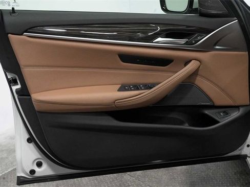 Used 2020 BMW 530i w/ Convenience Package image 21