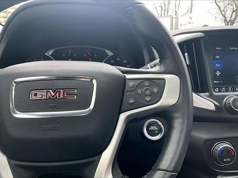 Used 2022 GMC Terrain SLT w/ Infotainment Package II AWD/4WD image 25