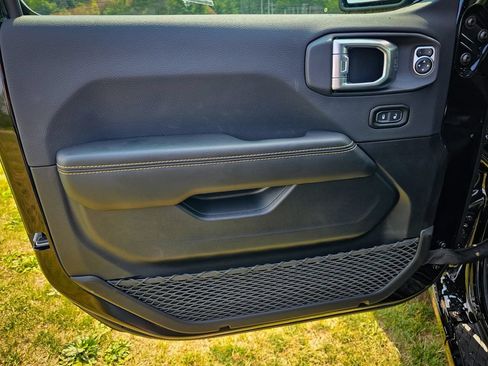 New 2026 Jeep Gladiator Sport AWD/4WD image 11