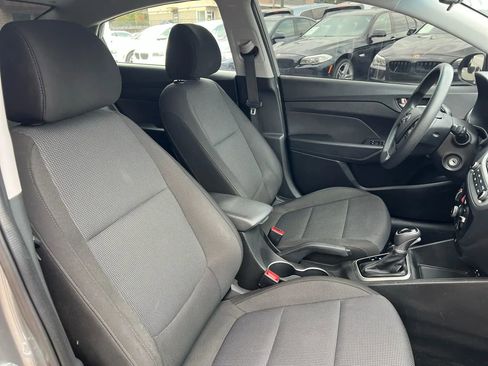 Used 2022 Hyundai Accent SEL image 28