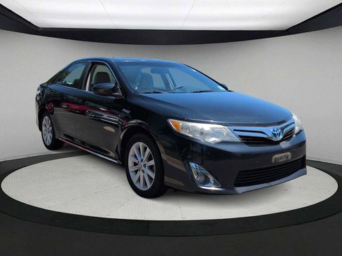 Used 2012 Toyota Camry XLE w/ Convenience Pkg FWD image 2