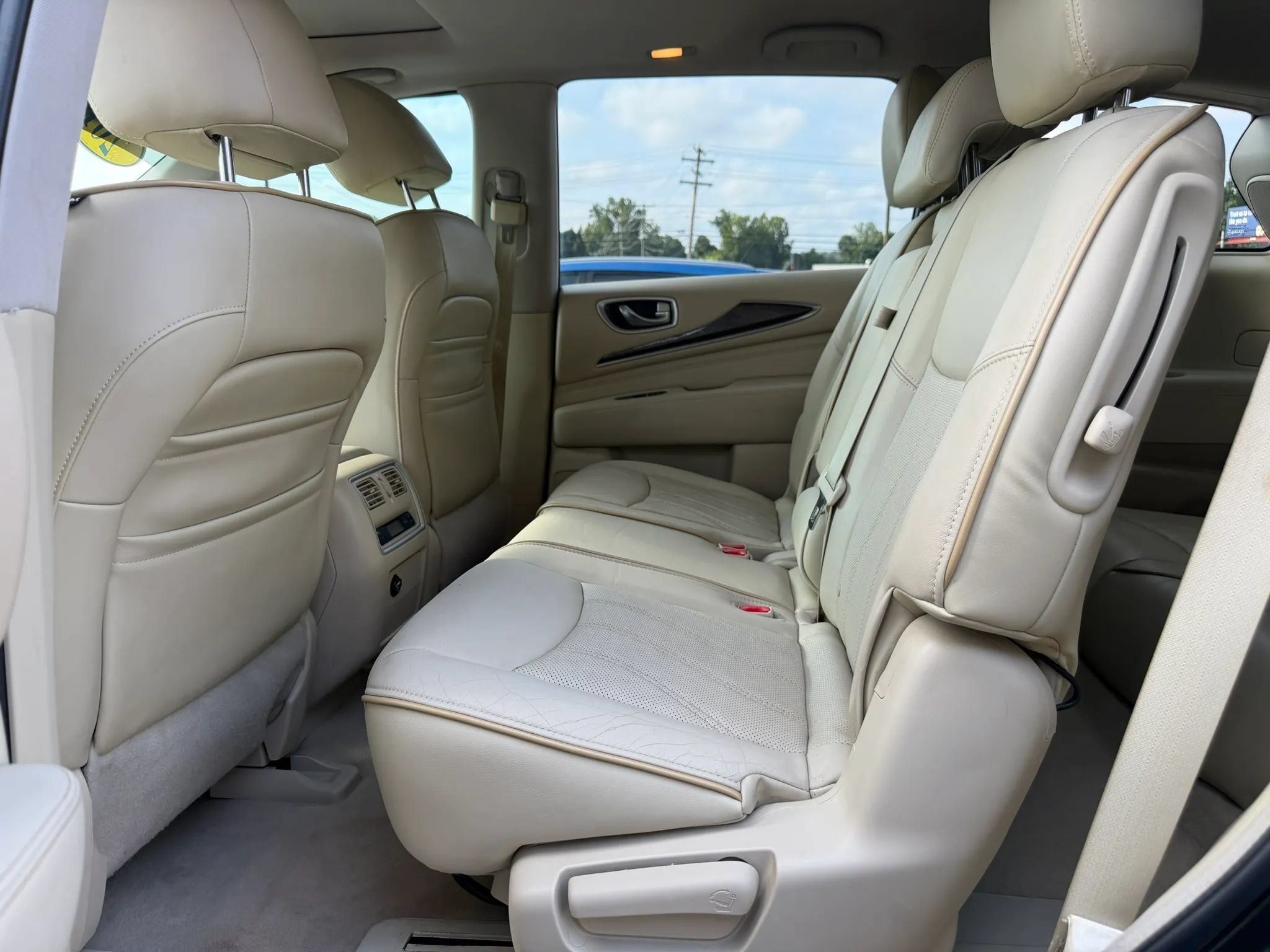 Used 2014 INFINITI QX60 Luxe w/ Premium Package AWD/4WD image 14
