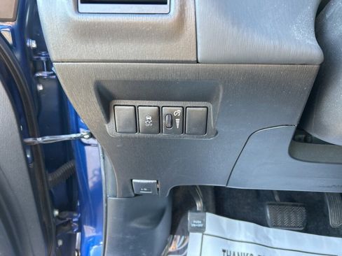 Used 2017 Toyota Prius V Three image 6