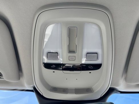 Used 2023 Volvo XC60 B5 Plus w/ Climate Package AWD/4WD image 14