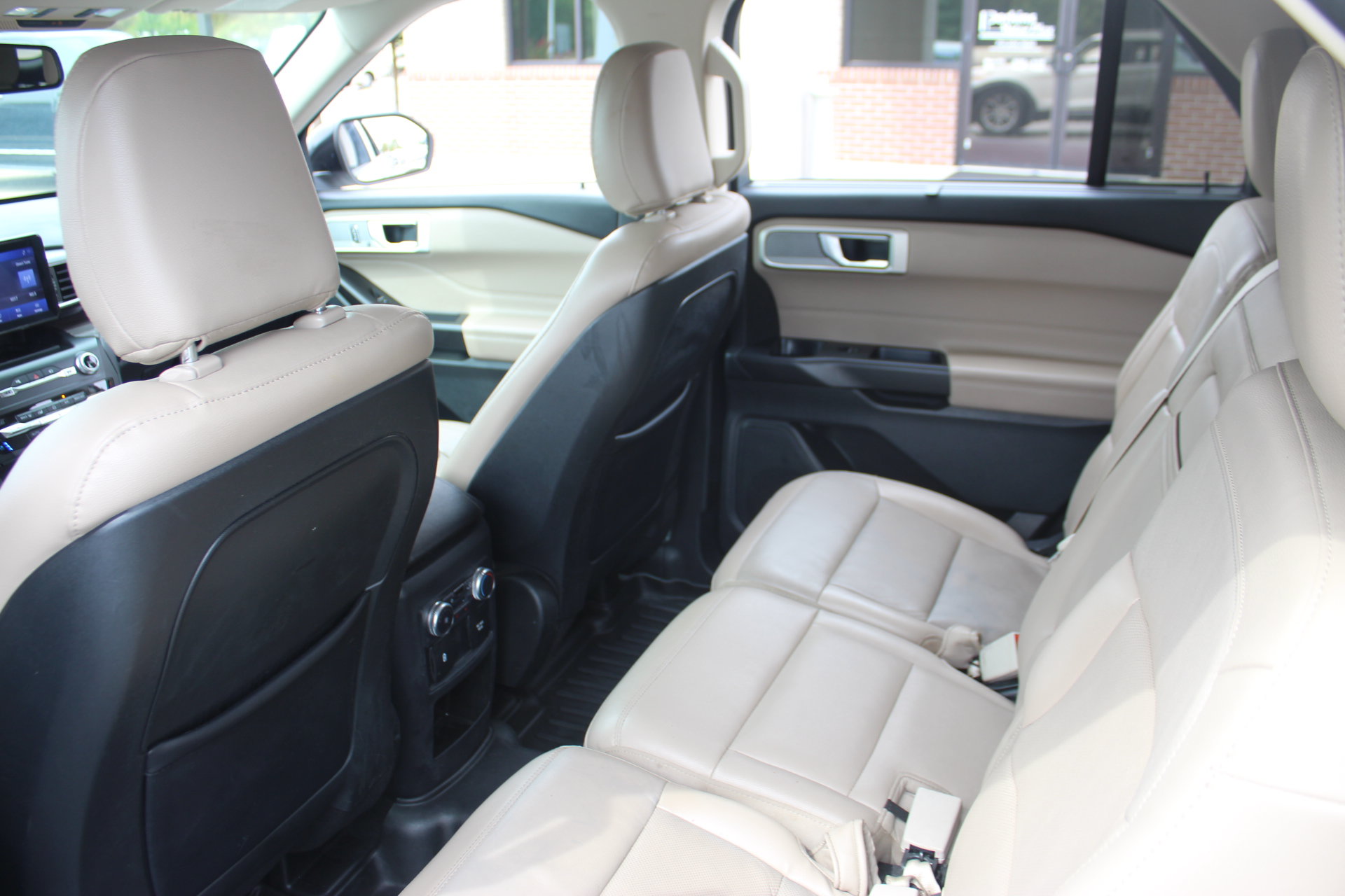 Used 2020 Ford Explorer Limited RWD image 26