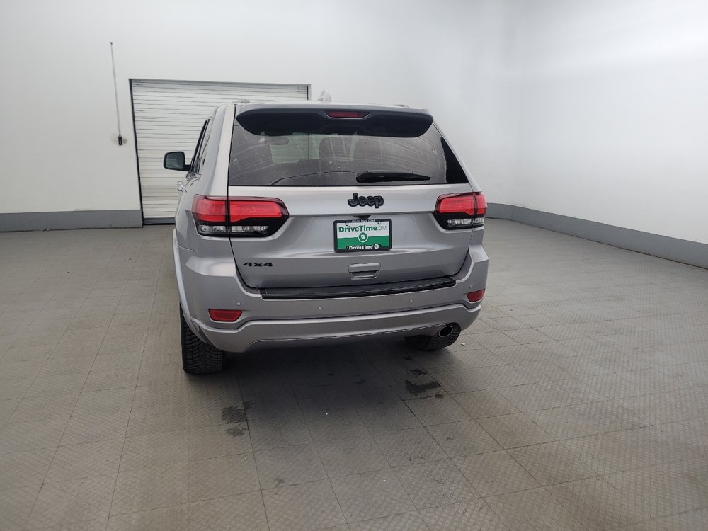 Used 2017 Jeep Grand Cherokee Altitude AWD/4WD image 6