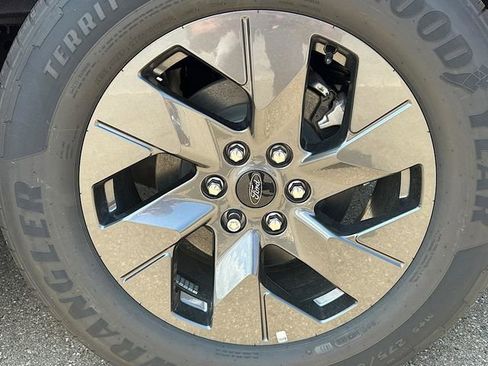 New 2025 Ford F150 Lightning Lariat image 25