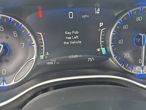 Used 2021 Chrysler Pacifica Touring-L FWD image 15