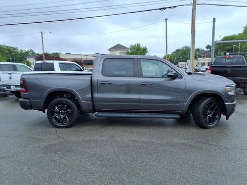 Used 2022 RAM 1500 Laramie AWD/4WD image 3