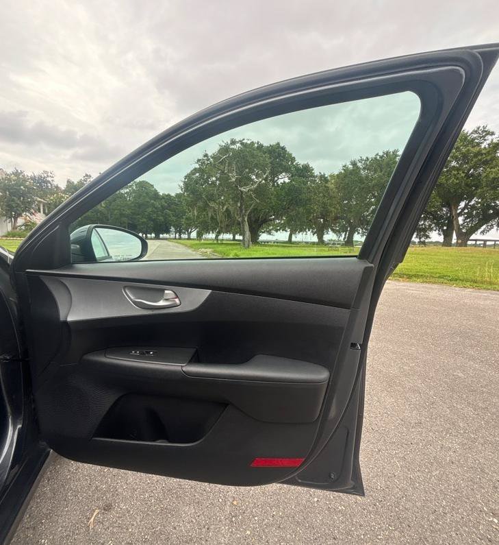 Used 2023 Kia Forte LXS FWD image 17
