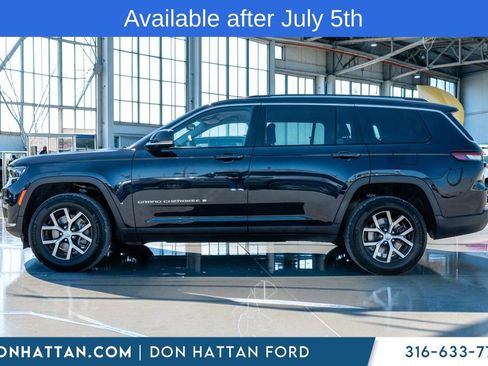 Used 2023 Jeep Grand Cherokee L Limited AWD/4WD image 2