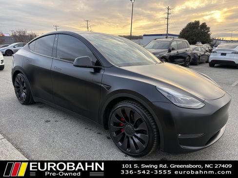 Used 2023 Tesla Model Y Performance image 31